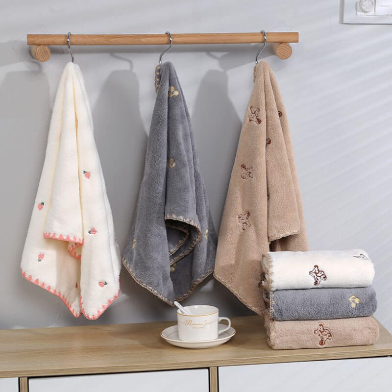 2Pcs Embroidery Quick-Dry Bath Towel Set