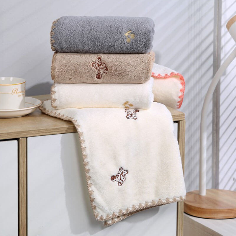 2Pcs Embroidery Quick-Dry Bath Towel Set