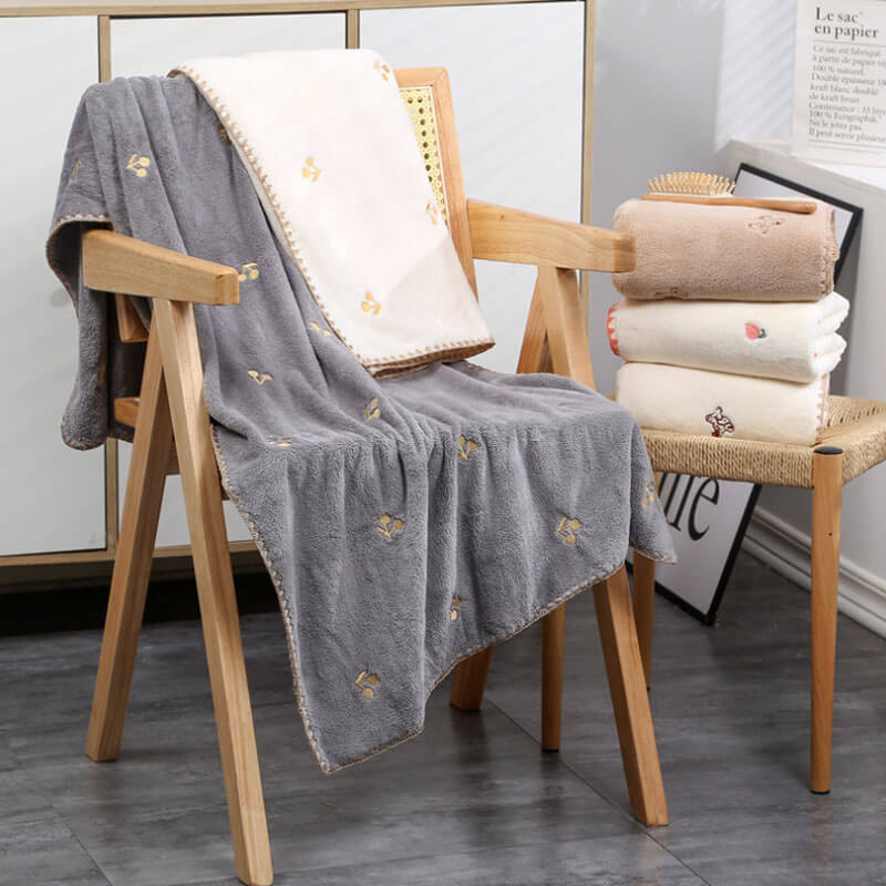2Pcs Embroidery Quick-Dry Bath Towel Set