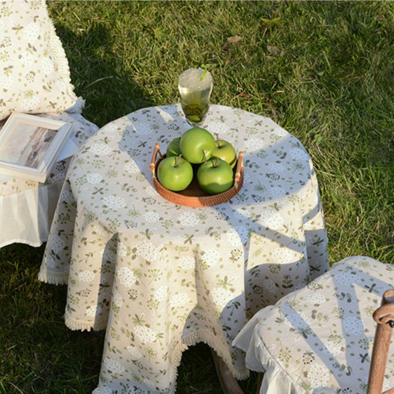Vintage Flower Tablecloth with Tassels