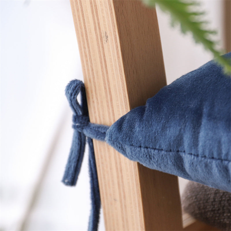 Comfortable And Soft Seat Pads With Fixed Rope